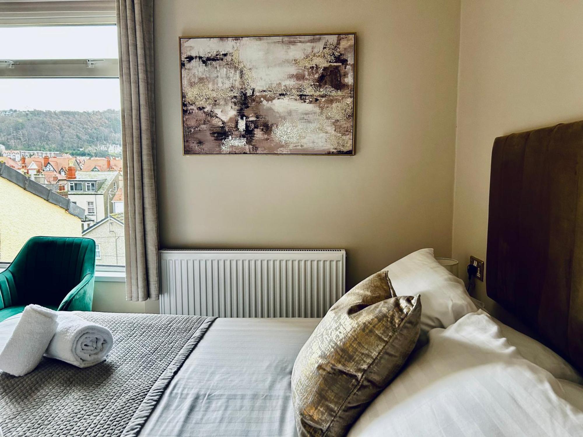 Hotel No5, Beachfront With Free Private Car Park Llandudno Exterior foto